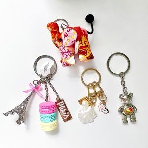 Souvenir Keychains Paris London Thailand China